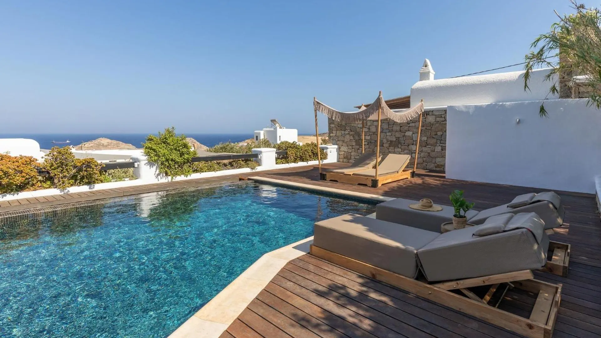 Myconian Platinum Senior & Deluxe Villas Kalafatis