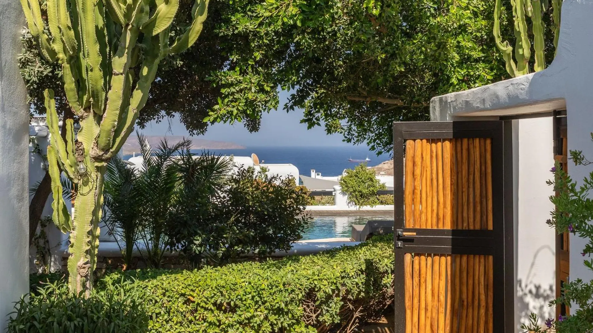 Myconian Platinum Senior & Deluxe Villas Kalafatis Greece