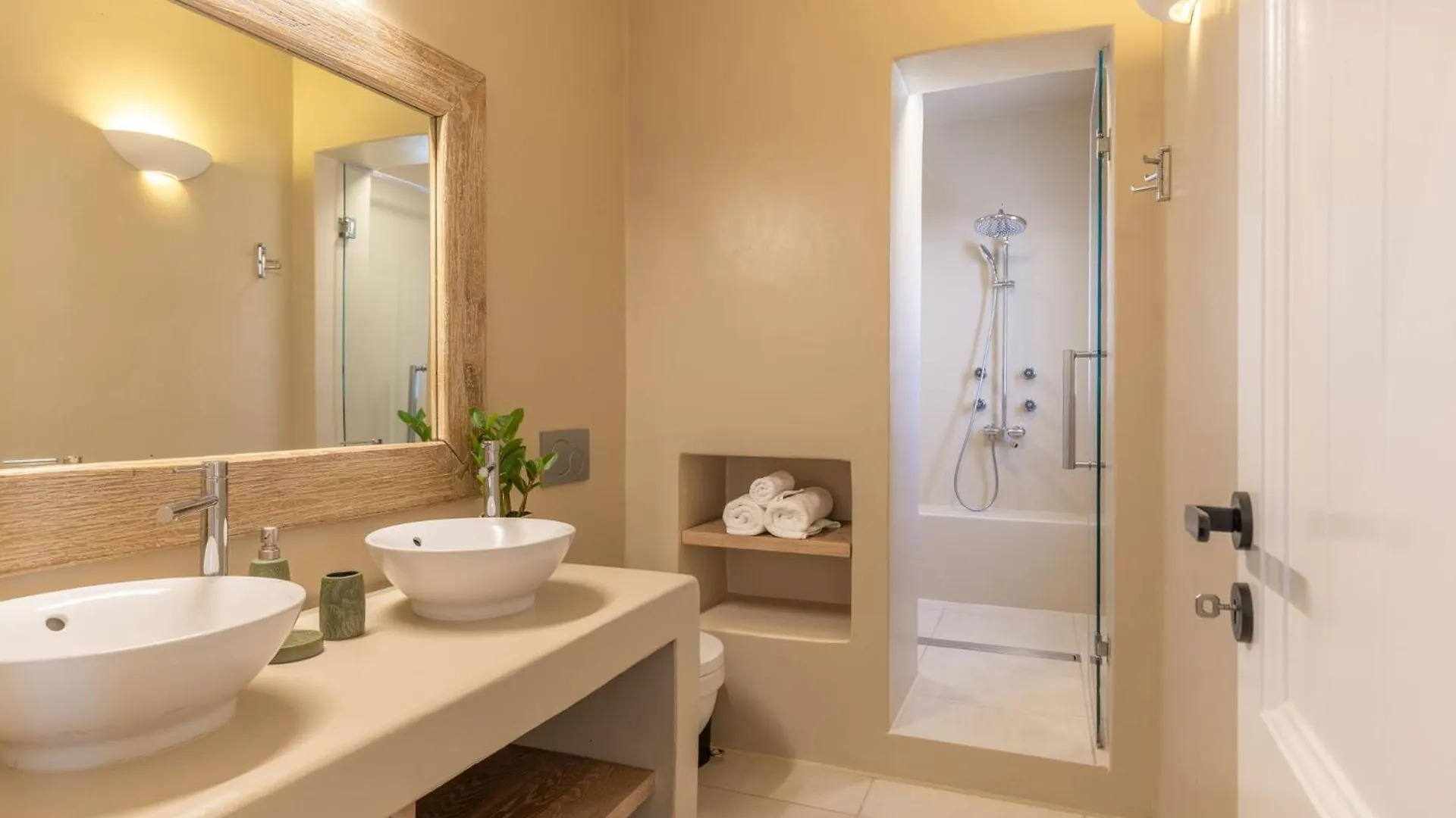 Myconian Platinum Senior & Deluxe Villas Kalafatis