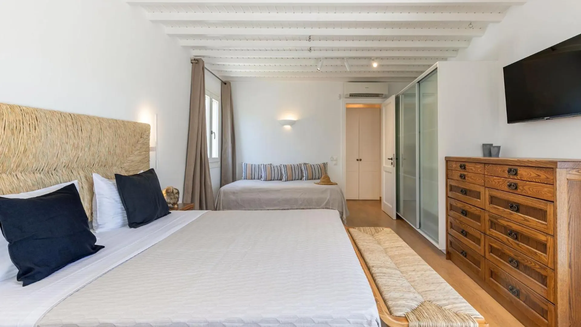 Myconian Platinum Senior & Deluxe Villas Kalafatis