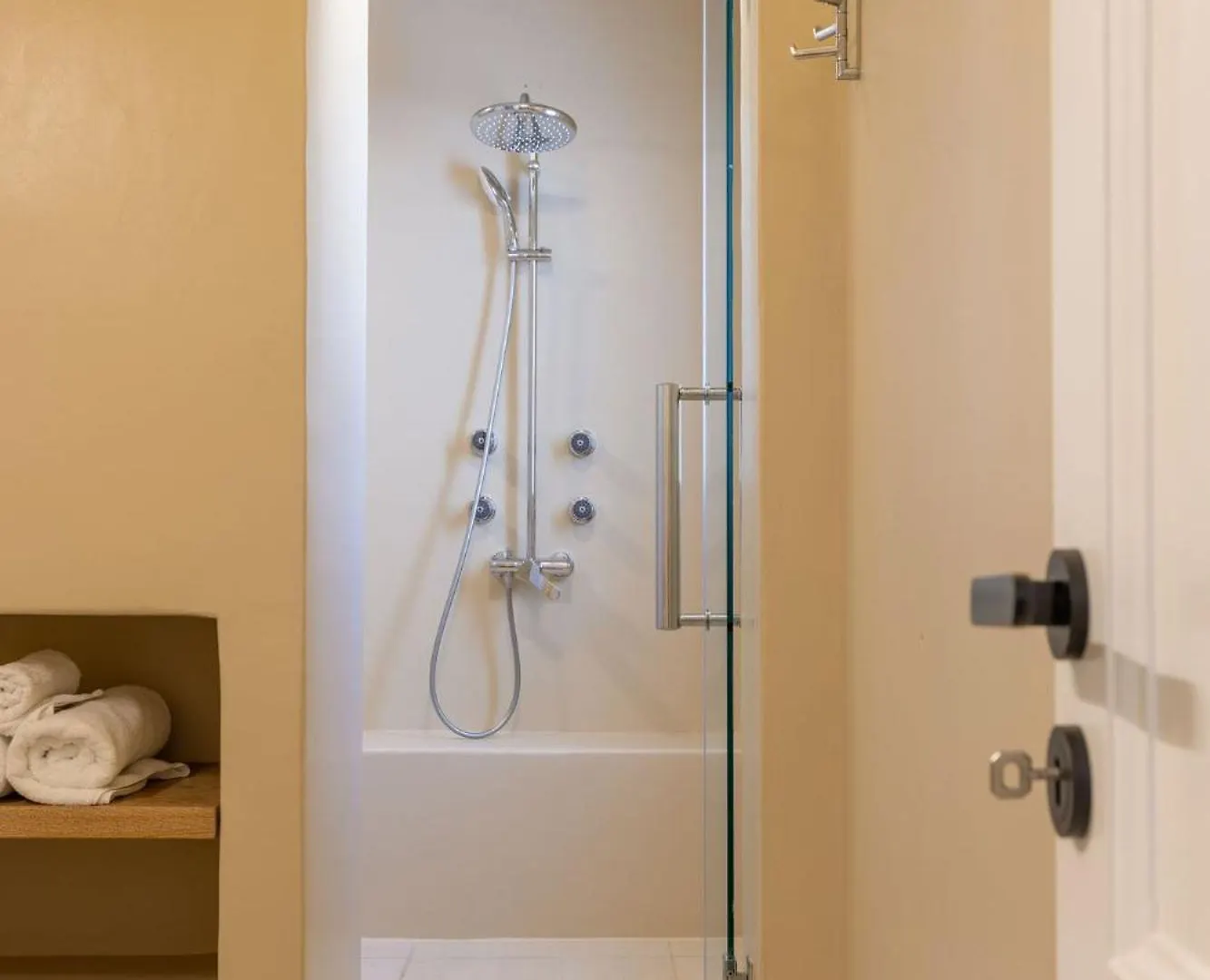 Myconian Platinum Senior & Deluxe Villas Kalafatis